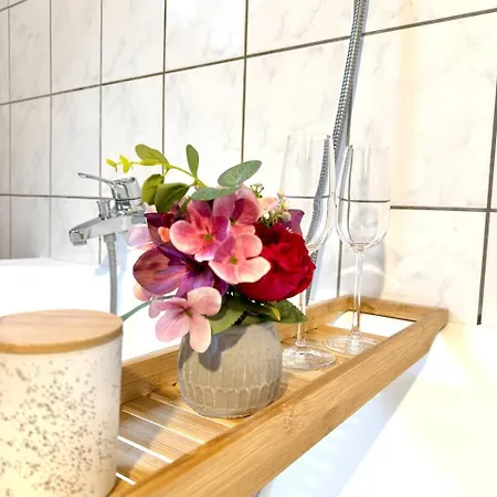 Ama Home Gemuetliches Apartment In Hiddenhausen - Gratis Wlan, Smart-Tv - Nahe A30 & A2 - Nur 10 Min Von Herford Exterior foto
