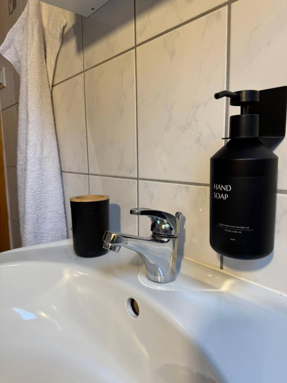 Apartment Ama Gemuetliches In - Gratis Wlan, Smart-tv - Nahe A30 & A2 - Nur 10 Min Von Herford Hiddenhausen